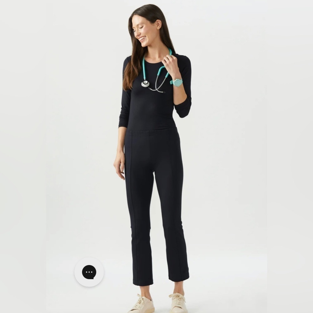 Welles Sculpt Knit Scrubs Ankle Pants in Black Size Small NWT
